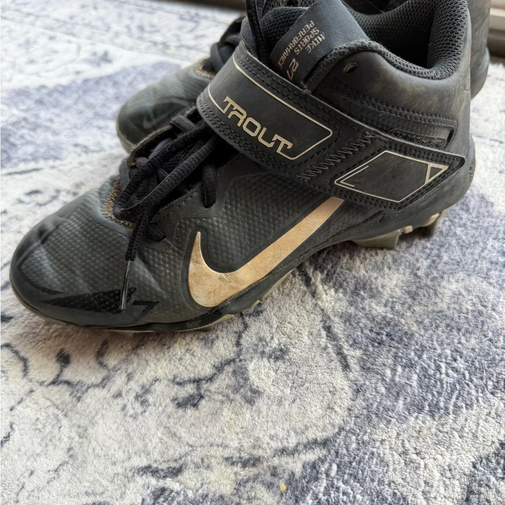 Nike Kids Black and Silver Turf Sneakers